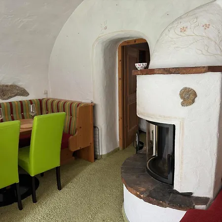 Theresa, ראוריס